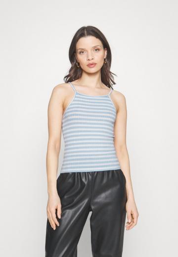 Топ на бретельках