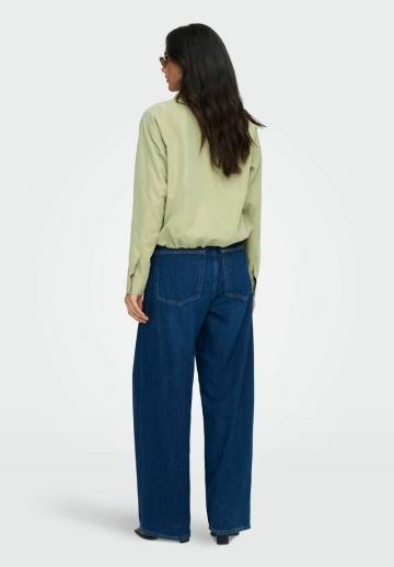 Куртка с накладнымит карманами