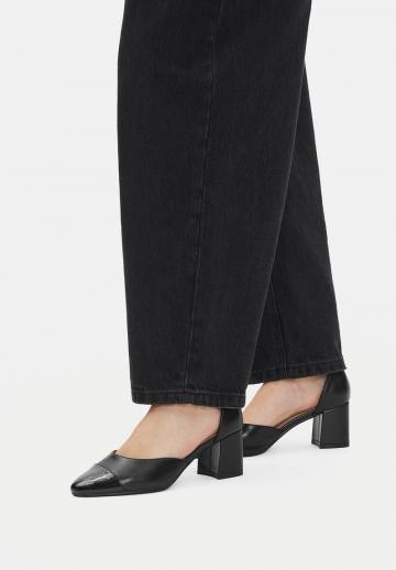 Туфли с ремешком