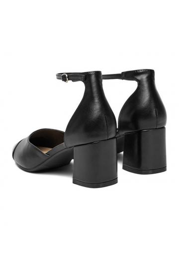 Туфли с ремешком