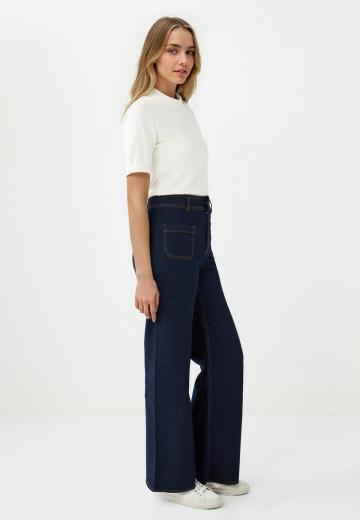 Прямые джинсы