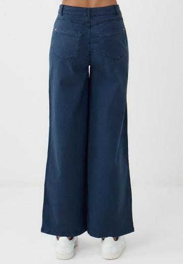 Клешеные джинсы