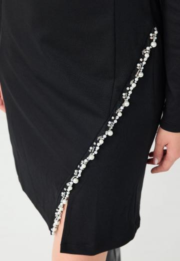 Платье футляр