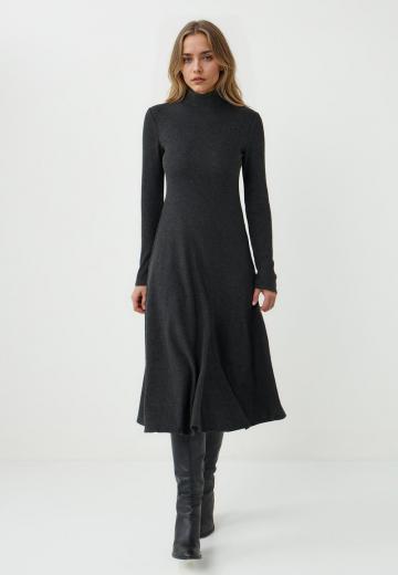 Вязаное платье