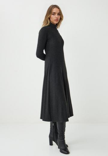 Вязаное платье