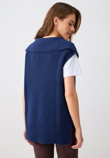 Пуловер с вырезом V