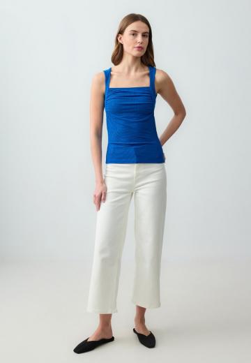 Блузка без рукавов