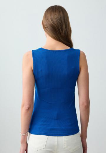 Блузка без рукавов
