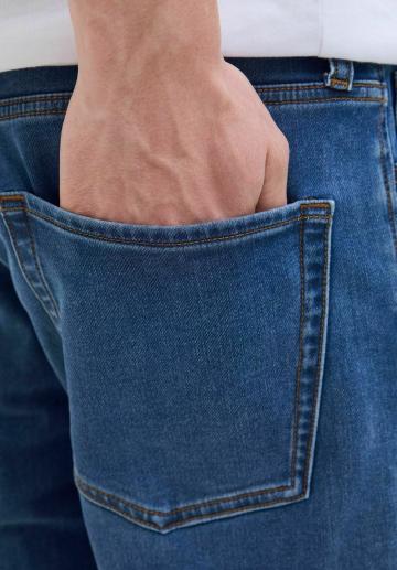 Прямые джинсы