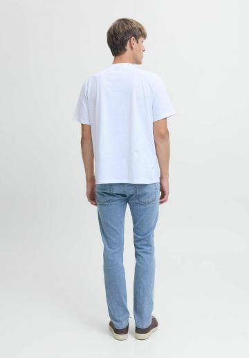 Узкие джинсы