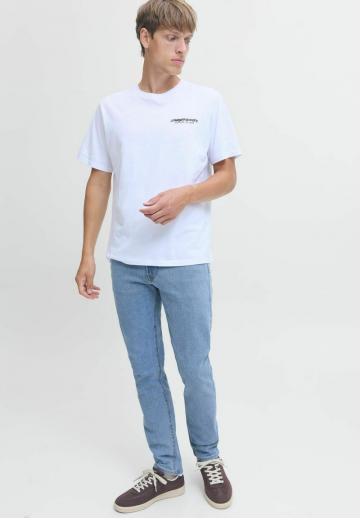 Узкие джинсы