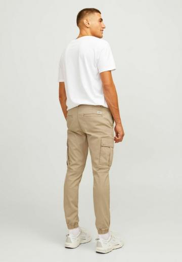 Брюки с накладными карманами