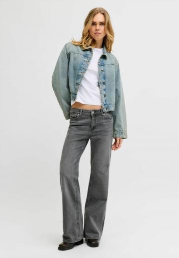 Клешеные джинсы