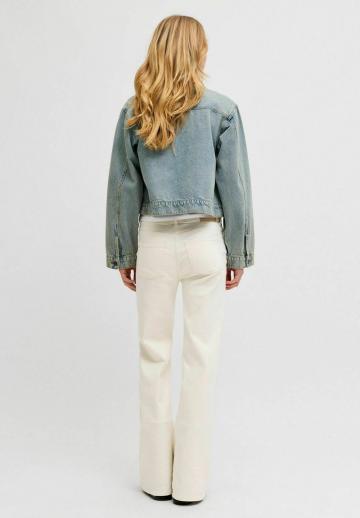 Клешеные джинсы