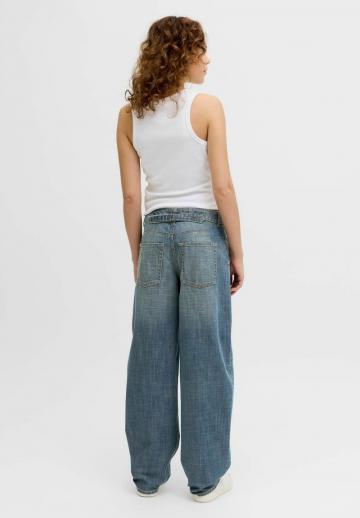Свободные джинсы