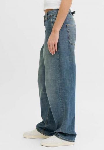 Свободные джинсы