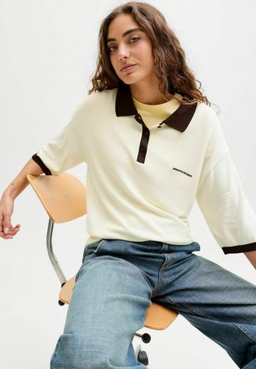 Пуловер с воротником поло