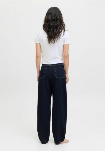 Свободные джинсы