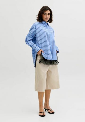 Короткие джинсы