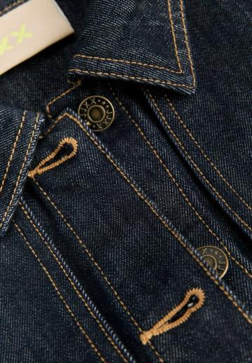 Джинсовая куртка