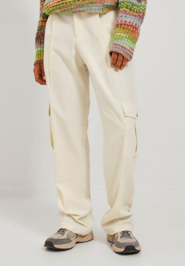 Брюки с накладными карманами