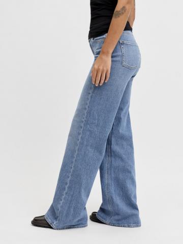 Клешеные брюки