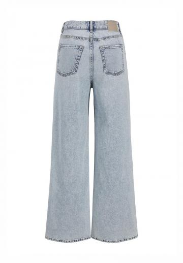 Свободные джинсы