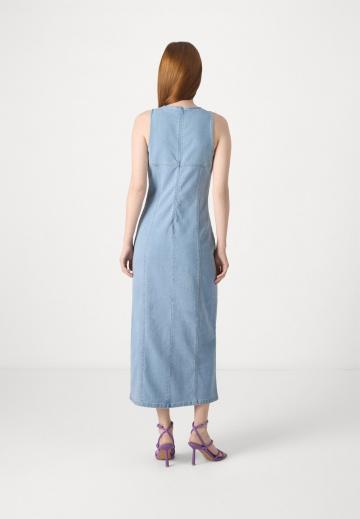 Джинсовый комбинезон