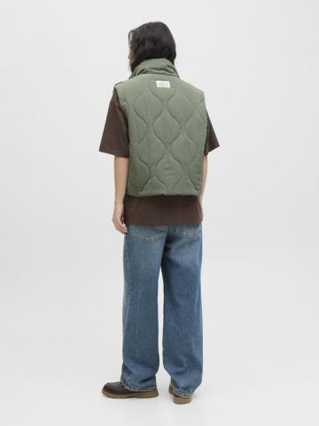 Пуховой жилет