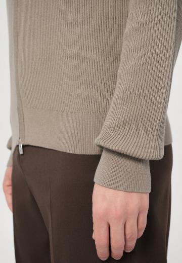 Вязаная кофта