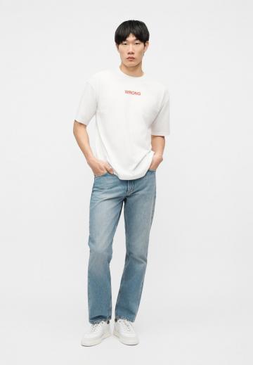 Прямые джинсы