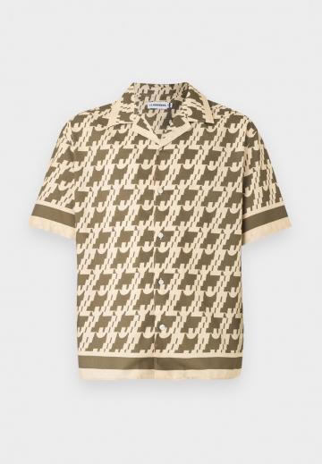 Рубашка с коротким рукавом