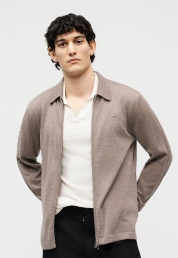 Вязаная кофта