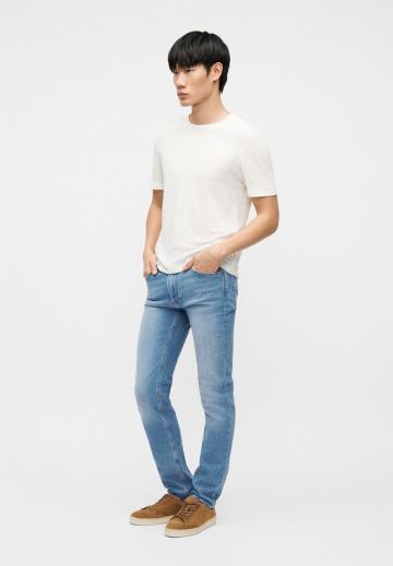 Узкие джинсы