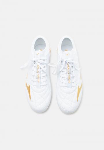 Футбольные бутсы