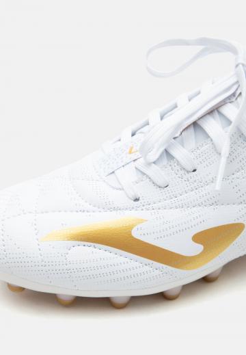 Футбольные бутсы