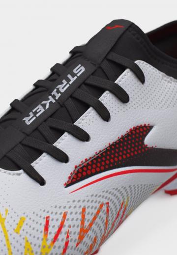 Футбольные бутсы