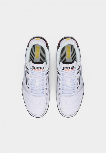 Футбольные бутсы