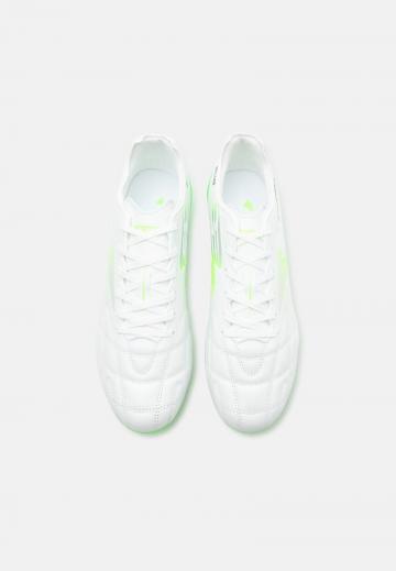 Футбольные бутсы