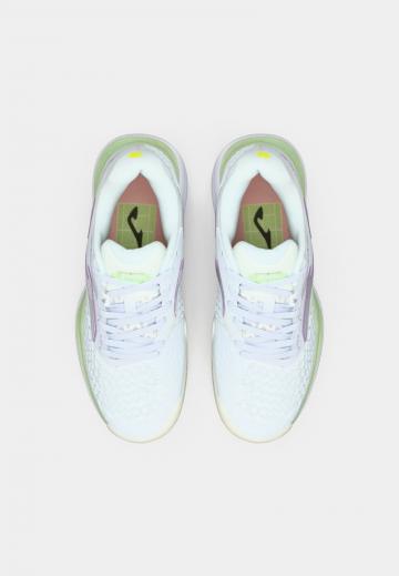 Теннисные кроссовки