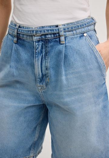 Джинсовые шорты