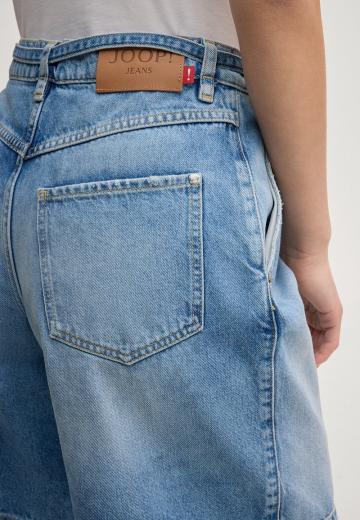 Джинсовые шорты