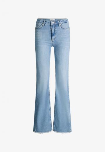 Клешеные джинсы