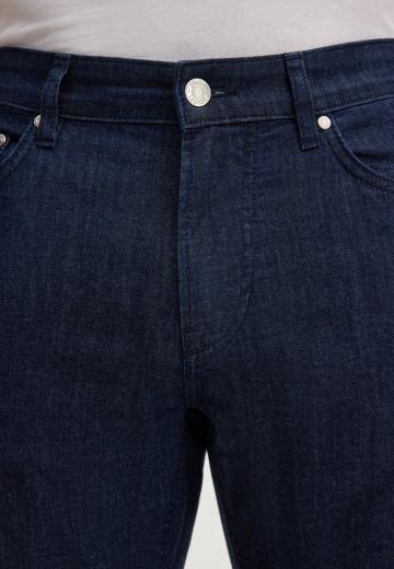 Узкие джинсы