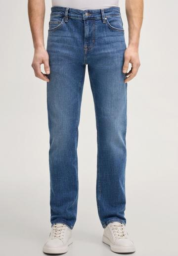 Прямые джинсы
