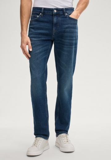 Прямые джинсы