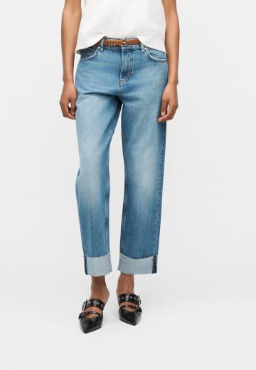 Короткие джинсы