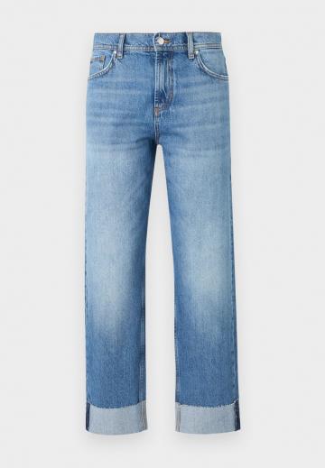 Короткие джинсы