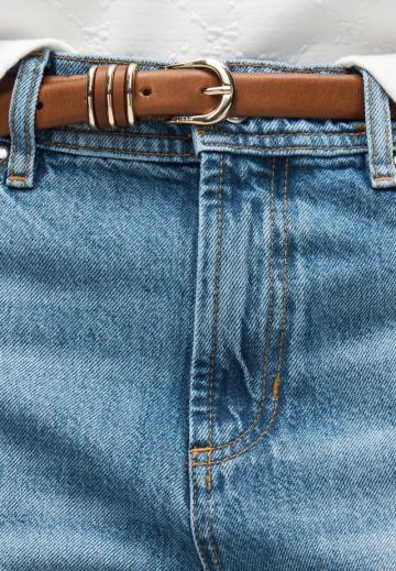 Короткие джинсы