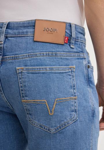 Прямые джинсы